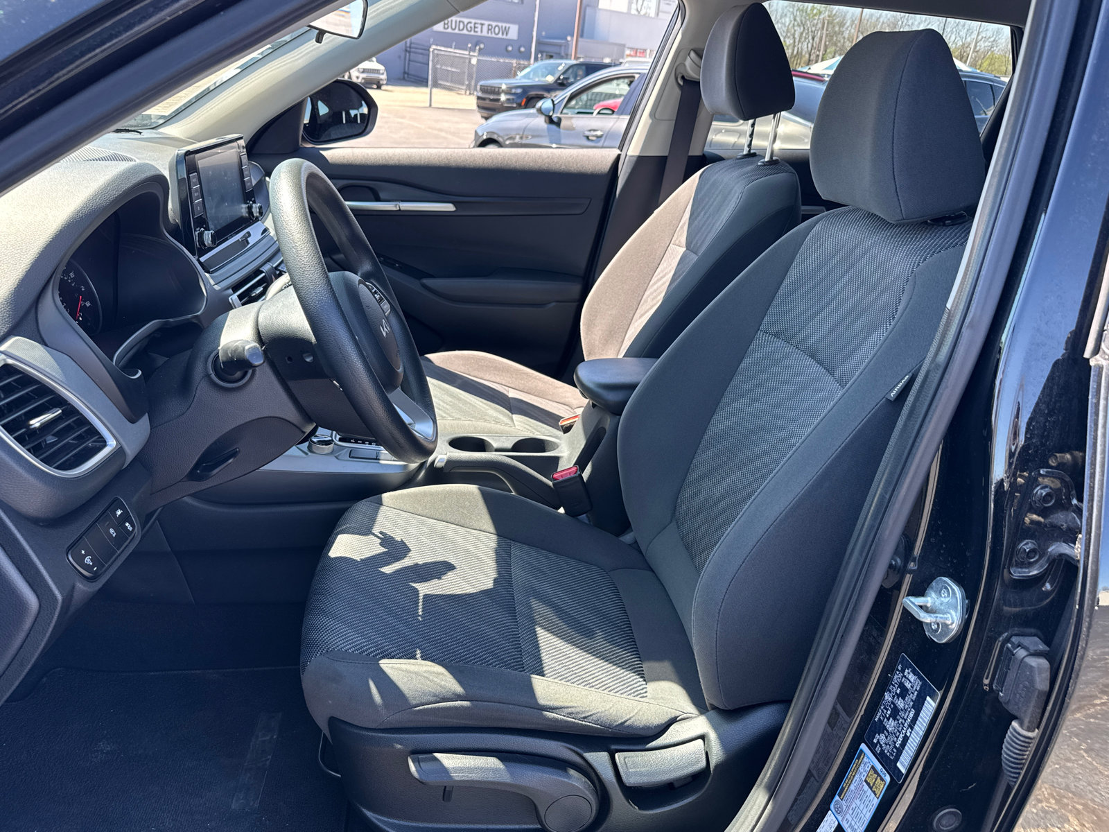 Used 2023 Kia Seltos LX image 8