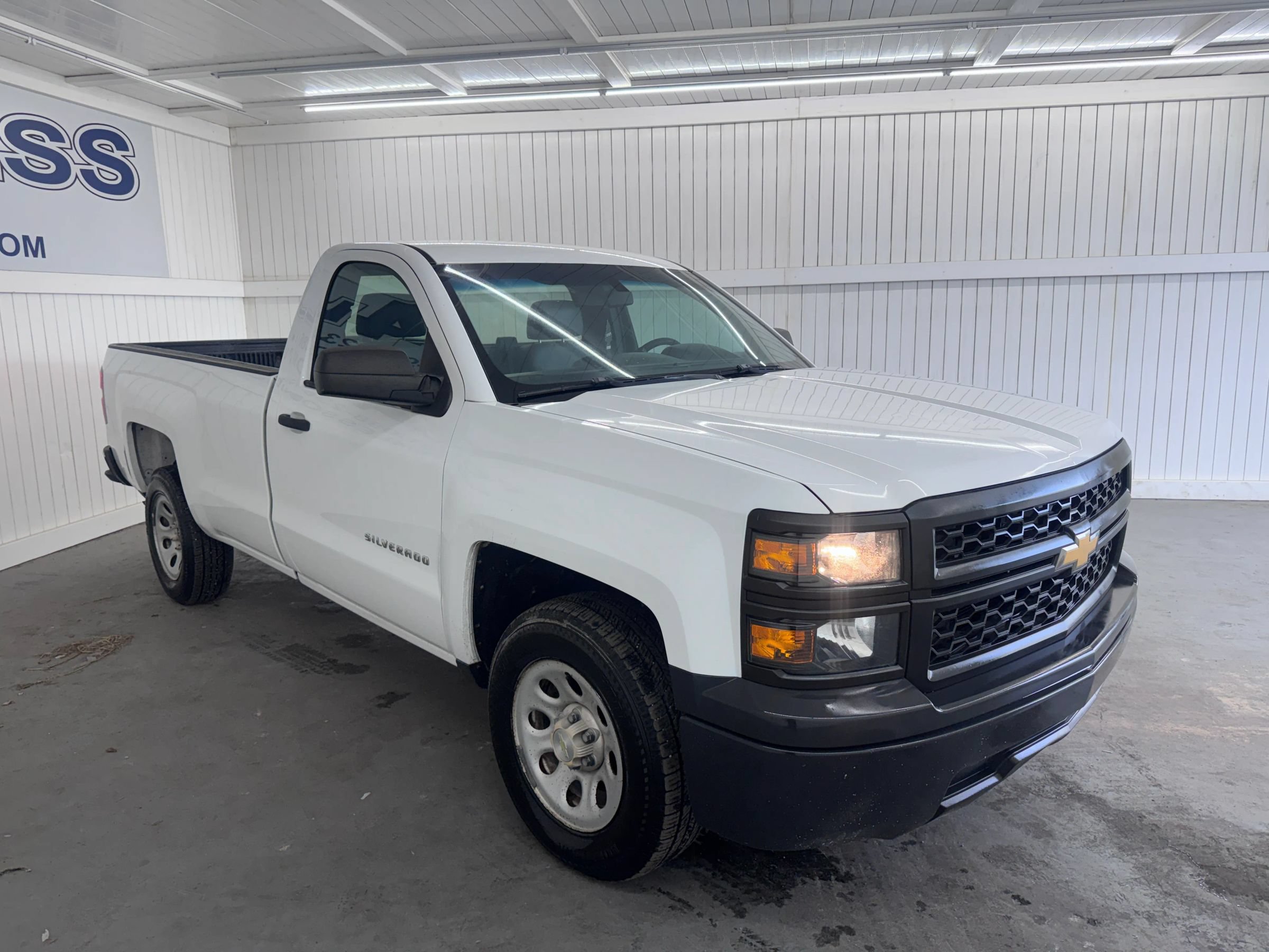 Used 2014 Chevrolet Silverado 1500 W/T RWD image 3