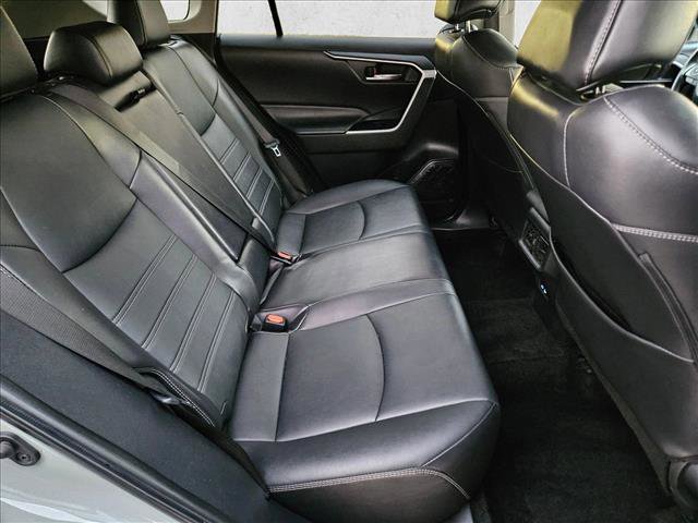 Used 2022 Toyota RAV4 XLE Premium image 19