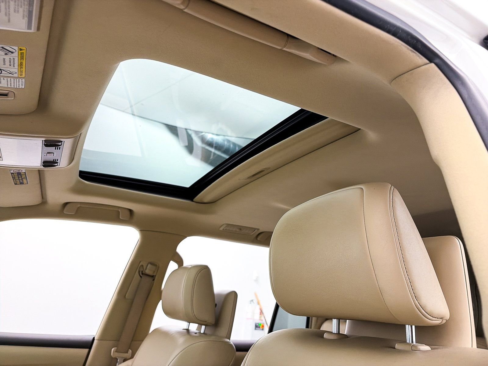 Used 2013 Lexus LX 570 4WD w/ Luxury Pkg w/Pre-crash image 3