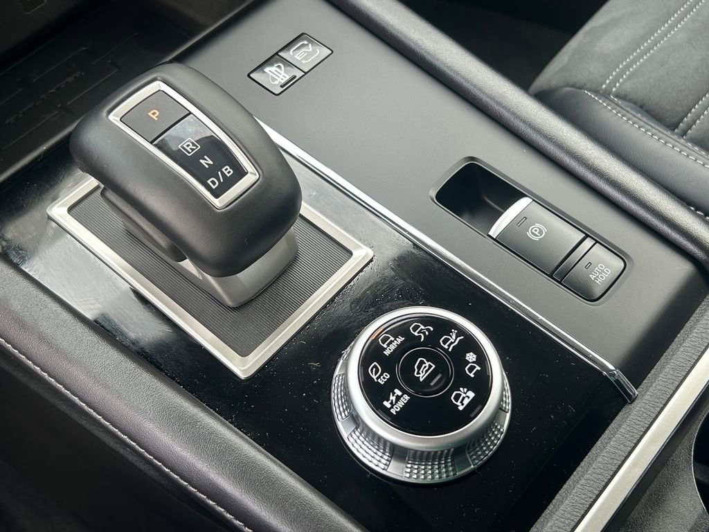 Used 2025 Mitsubishi Outlander 4WD Plug-In Hybrid image 18