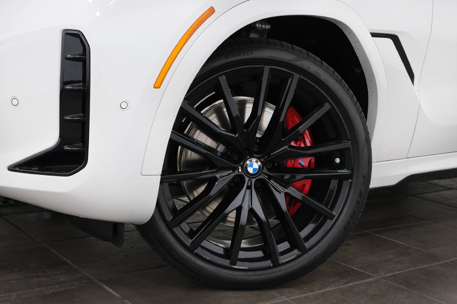 New 2027 BMW X6 M60i AWD/4WD image 2