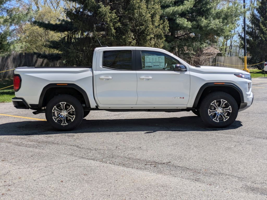 New 2025 GMC Canyon AT4 w/ Technology Plus Package AWD/4WD image 8