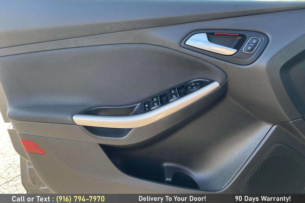 Used 2017 Ford Focus Titanium image 18