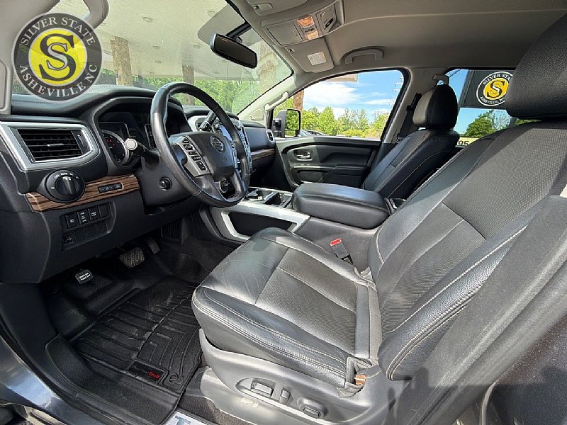Used 2018 Nissan Titan SL w/ Chrome Package AWD/4WD image 11