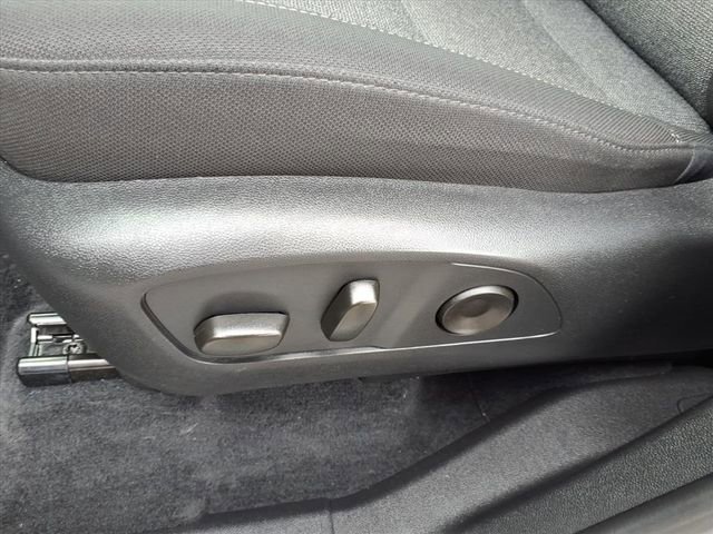 Used 2025 GMC Acadia Elevation image 21