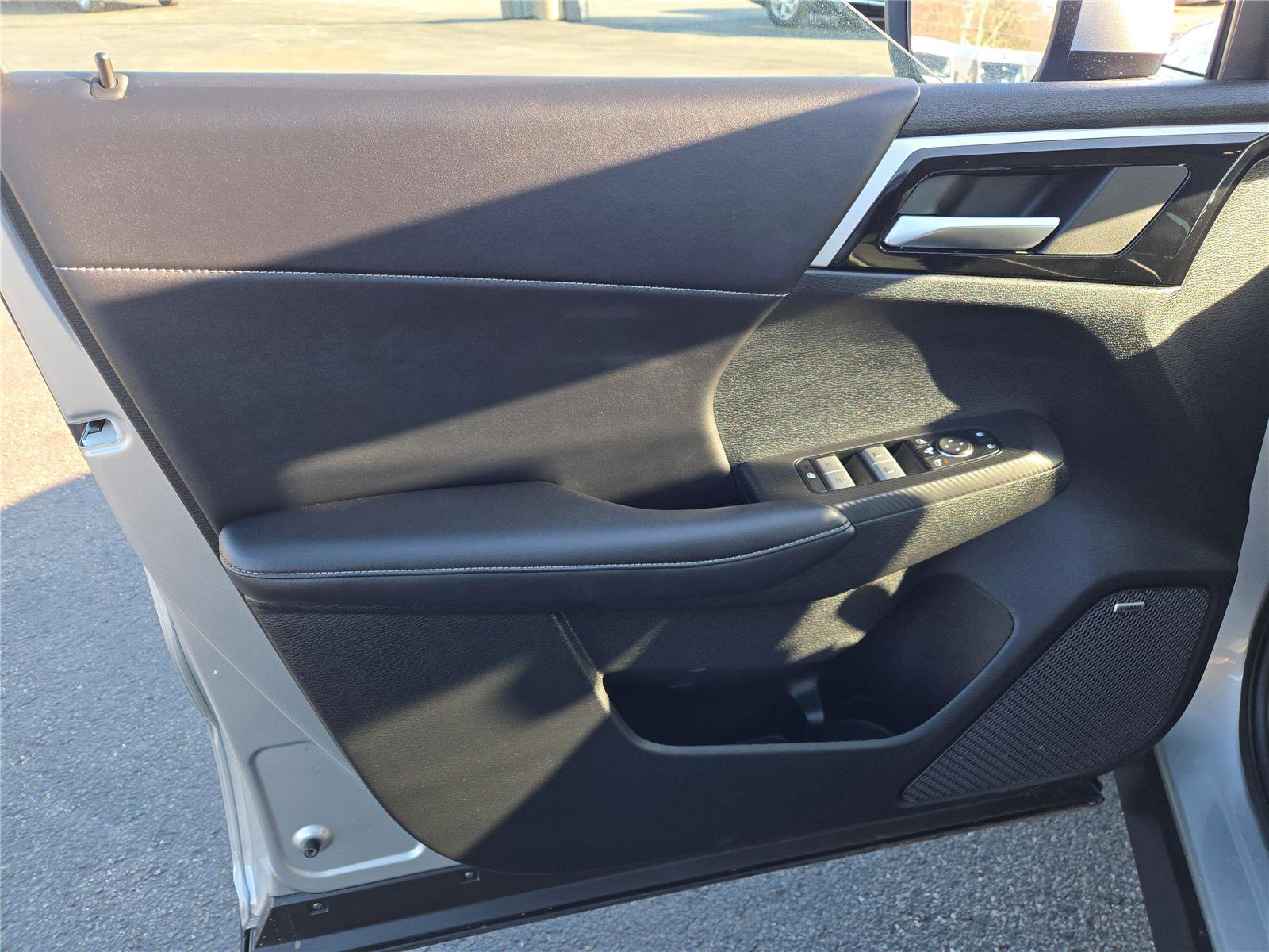 Used 2025 Mitsubishi Outlander SEL image 23