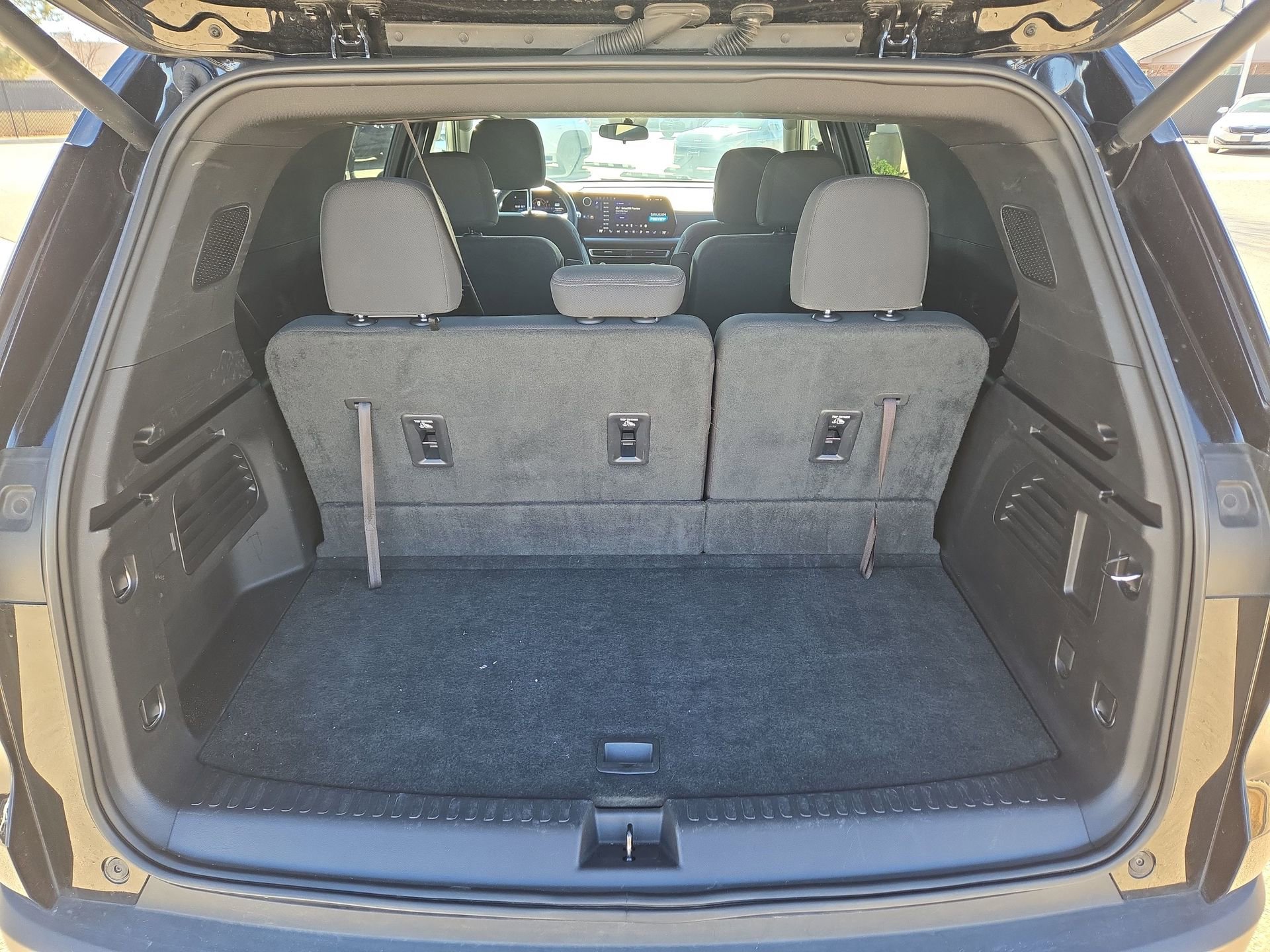 Used 2024 Chevrolet Traverse LT image 12