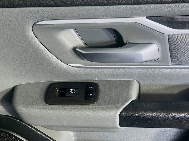 Used 2021 RAM 1500 Big Horn RWD image 32