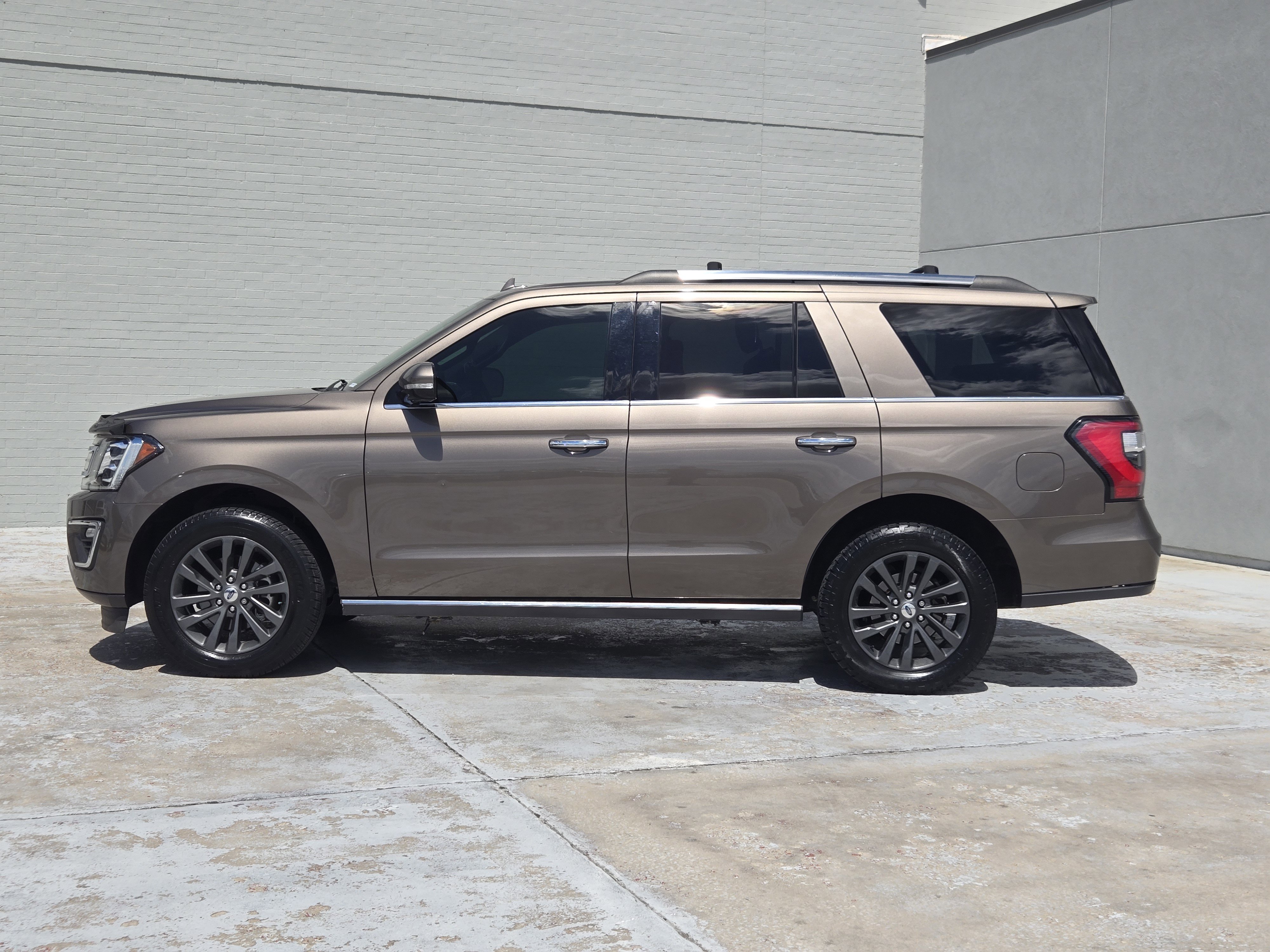 Used 2019 Ford Expedition Limited AWD/4WD image 4