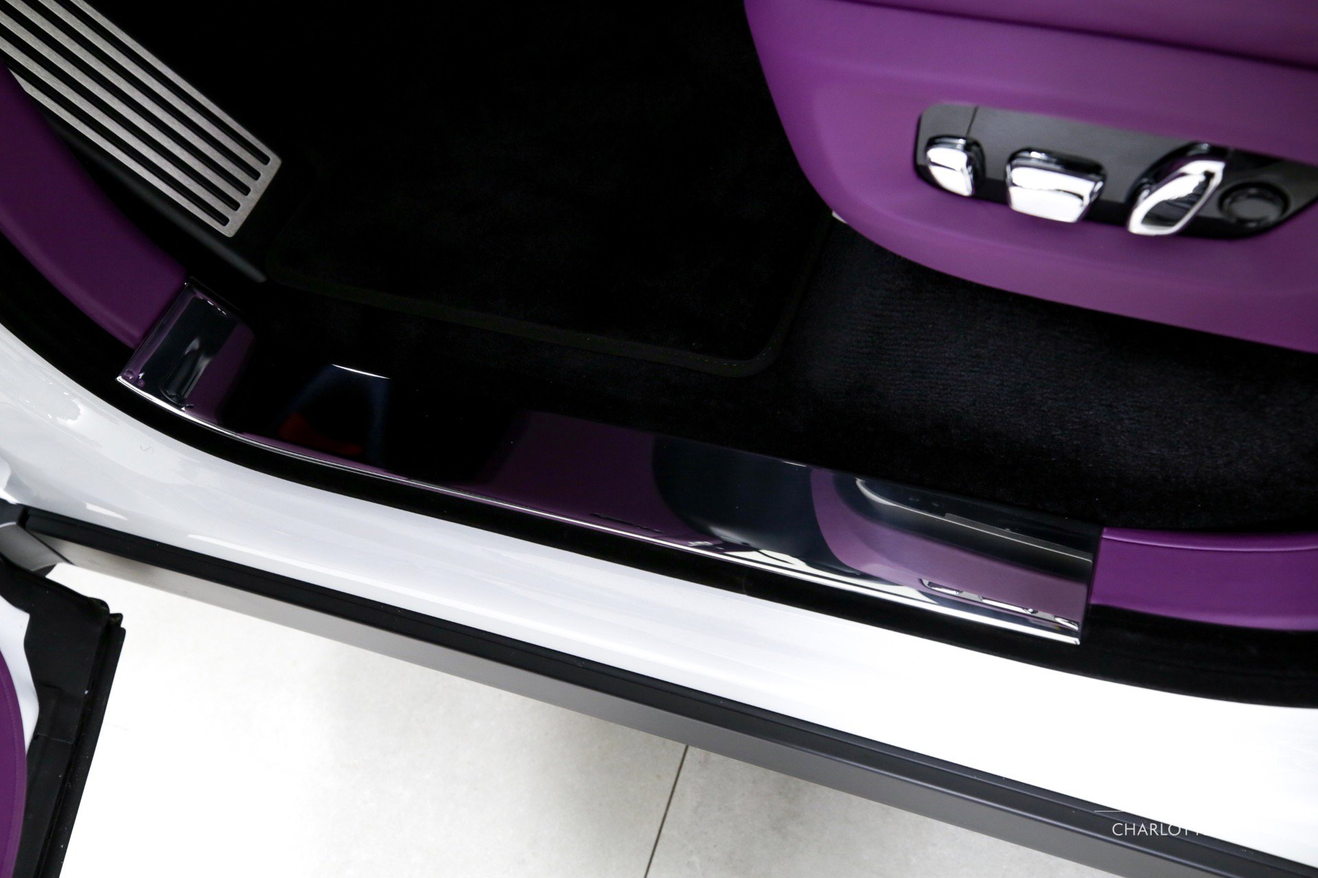 Used 2024 Rolls-Royce Cullinan image 14