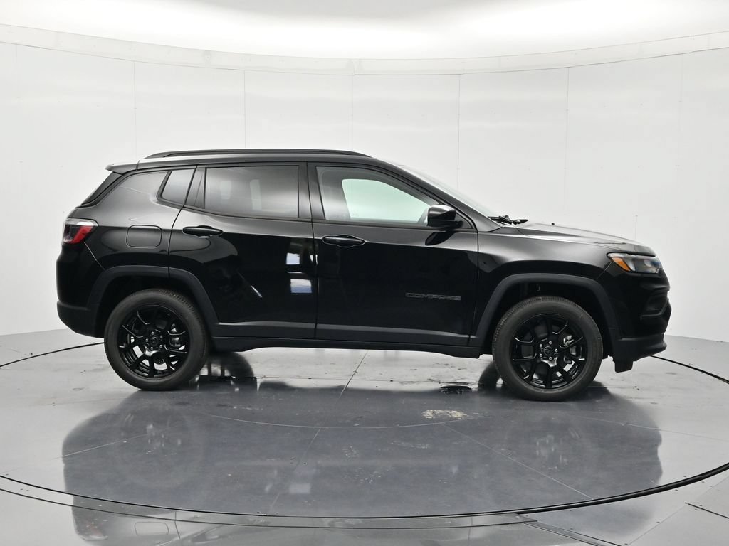 New 2026 Jeep Compass Latitude AWD/4WD image 4