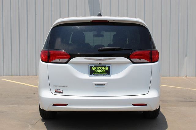 Used 2021 Chrysler Voyager LX image 6