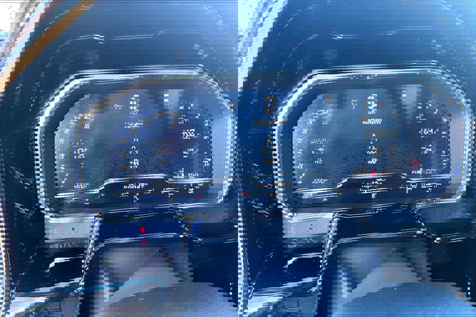 Used 2025 GMC Sierra 2500 SLE image 30