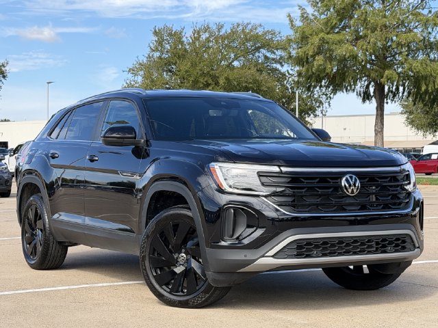 Used 2026 Volkswagen Atlas Cross Sport SE FWD image 2