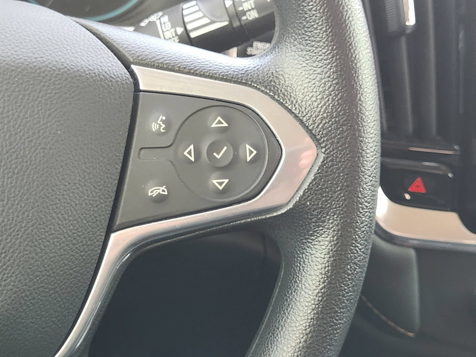 Used 2021 Chevrolet Traverse LS w/ LPO, Floor Liner Package FWD image 30