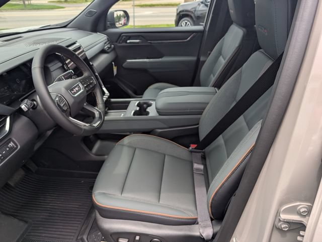New 2026 GMC Acadia AT4 w/ Luxury Package AWD/4WD image 12