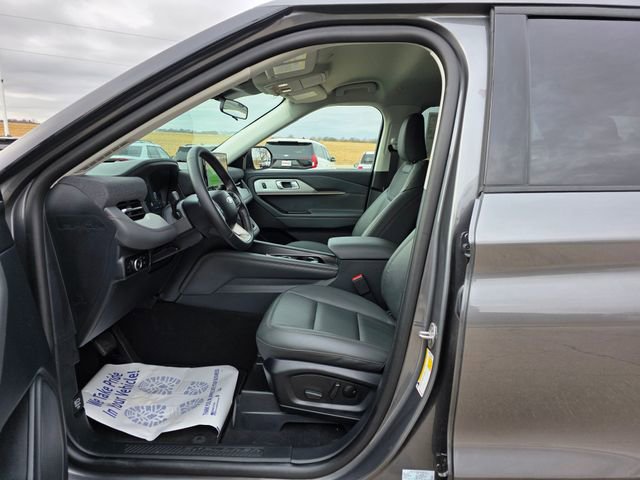 New 2026 Ford Explorer Active w/ Active Comfort Package image 4