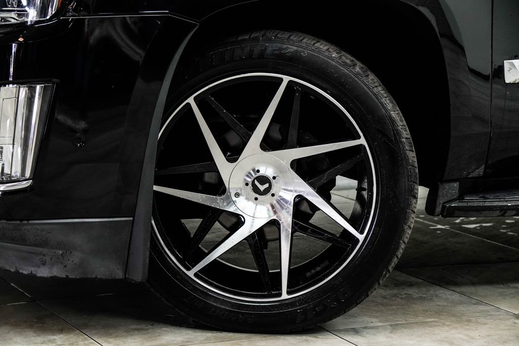 Used 2020 Cadillac Escalade Luxury image 3