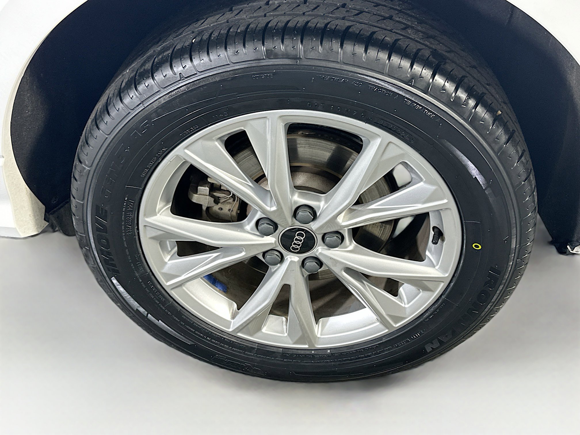 Used 2025 Audi Q3 2.0T Premium image 11