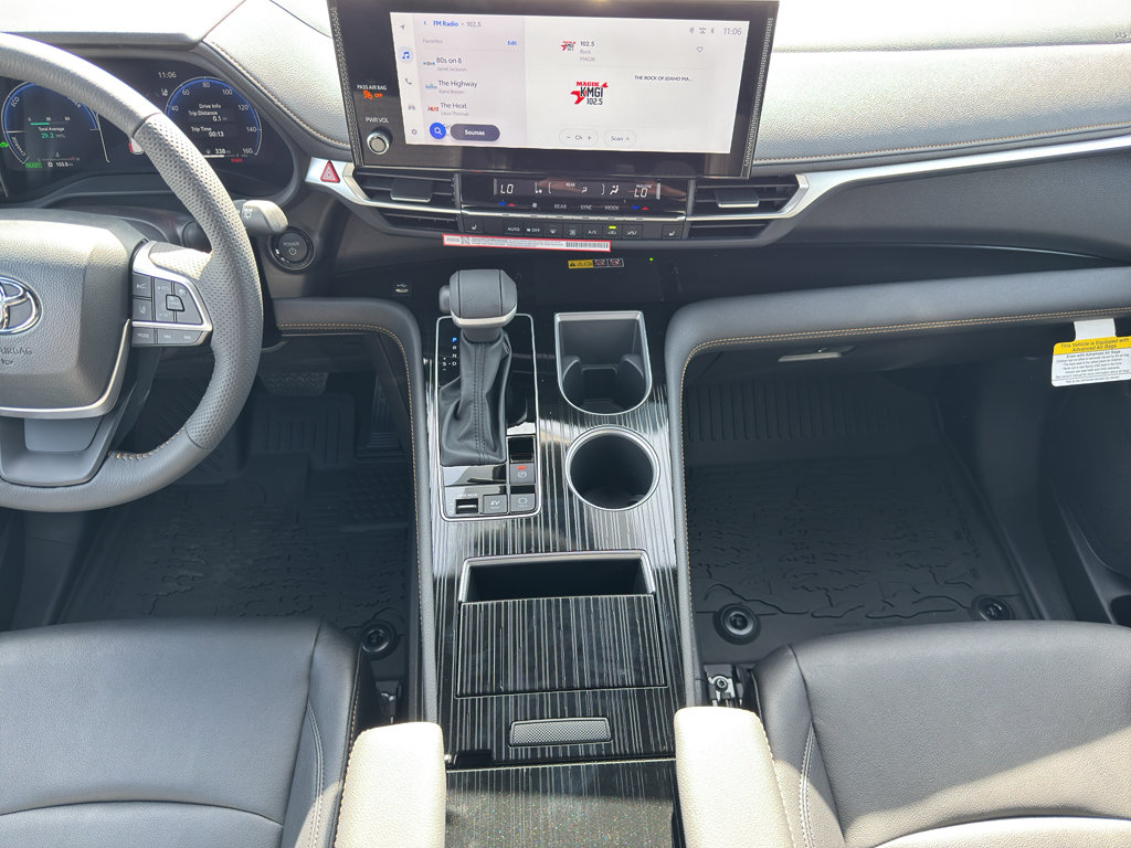 New 2026 Toyota Sienna XLE Woodland Edition image 12