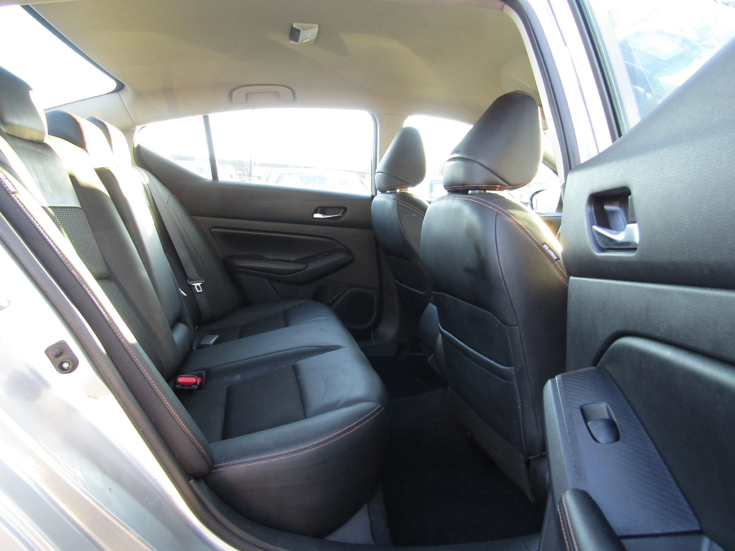 Used 2021 Nissan Altima 2.5 SR FWD image 9
