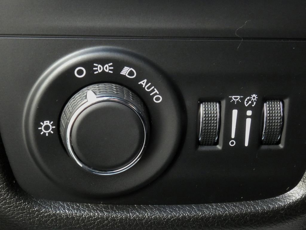 Used 2023 Jeep Grand Cherokee L Laredo AWD/4WD image 21