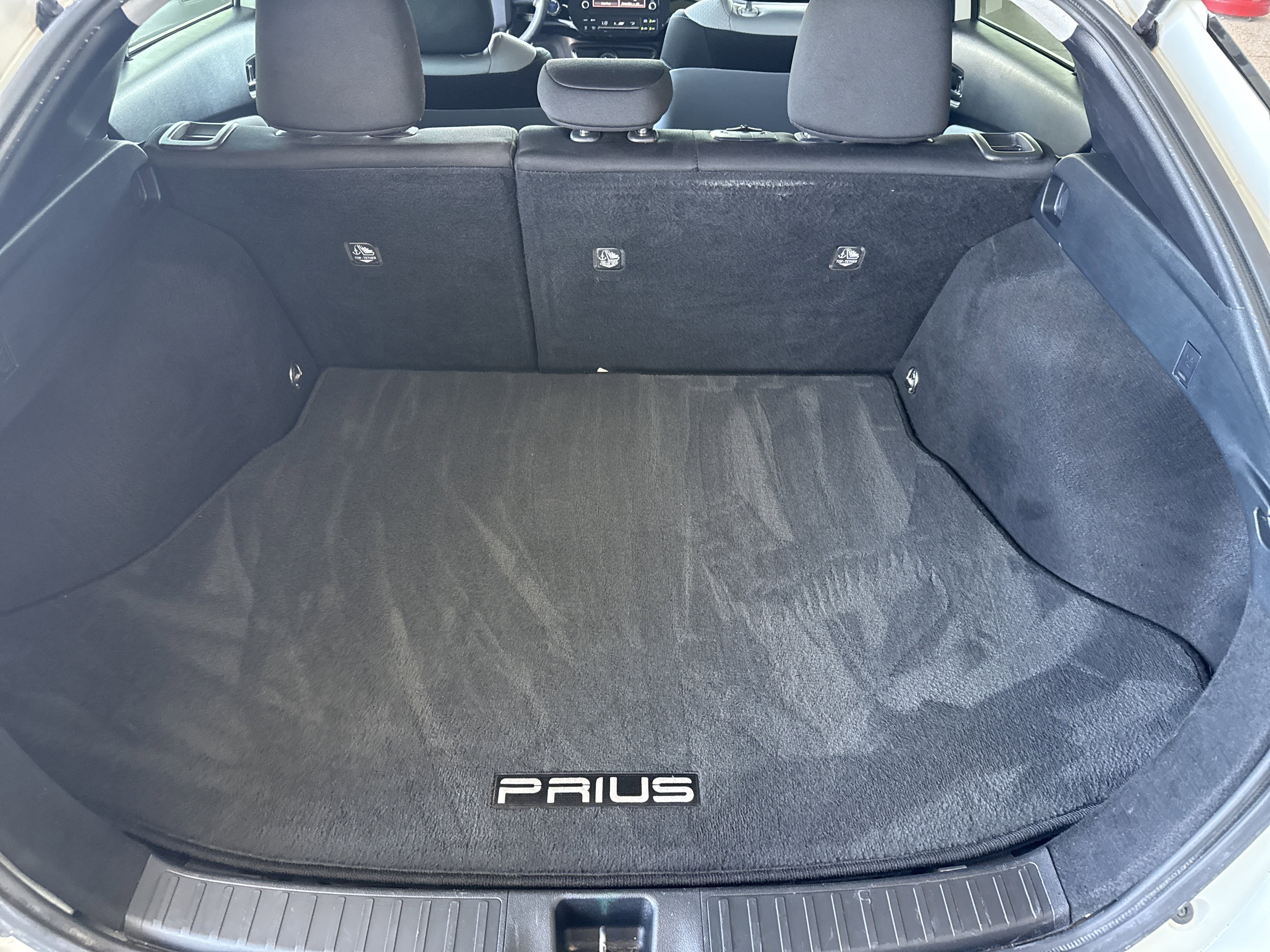 Used 2020 Toyota Prius LE w/ Carpet Mat Package image 9