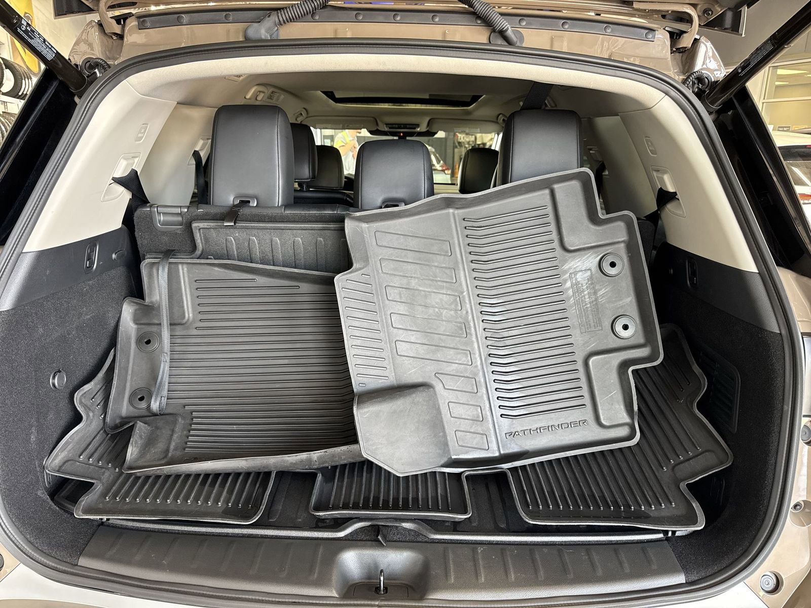 Certified 2024 Nissan Pathfinder Platinum image 43