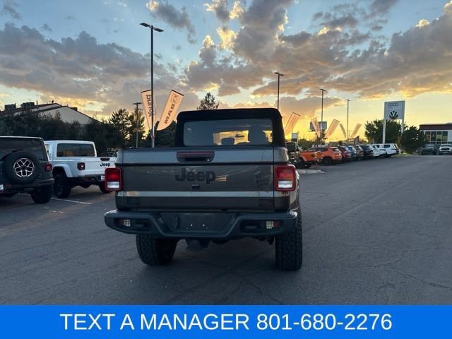 Used 2023 Jeep Gladiator Sport AWD/4WD image 9