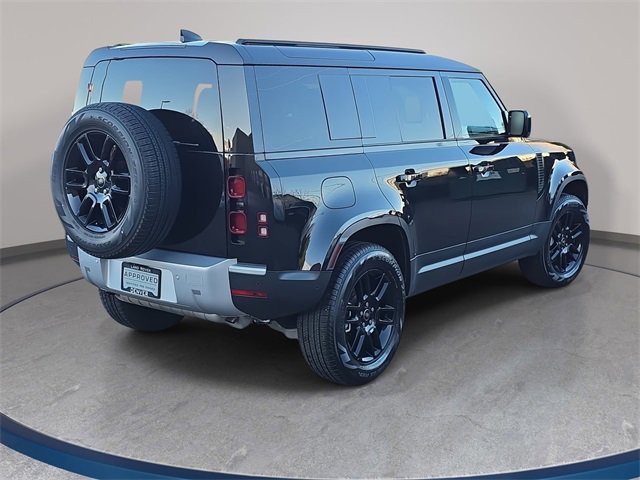 Used 2025 Land Rover Defender 110 S image 6