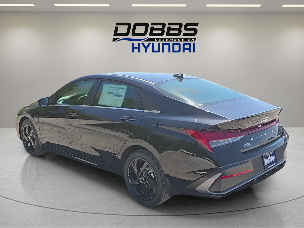 New 2026 Hyundai Elantra SEL Sport Premium FWD image 3
