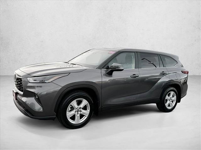 Used 2024 Toyota Highlander LE image 1