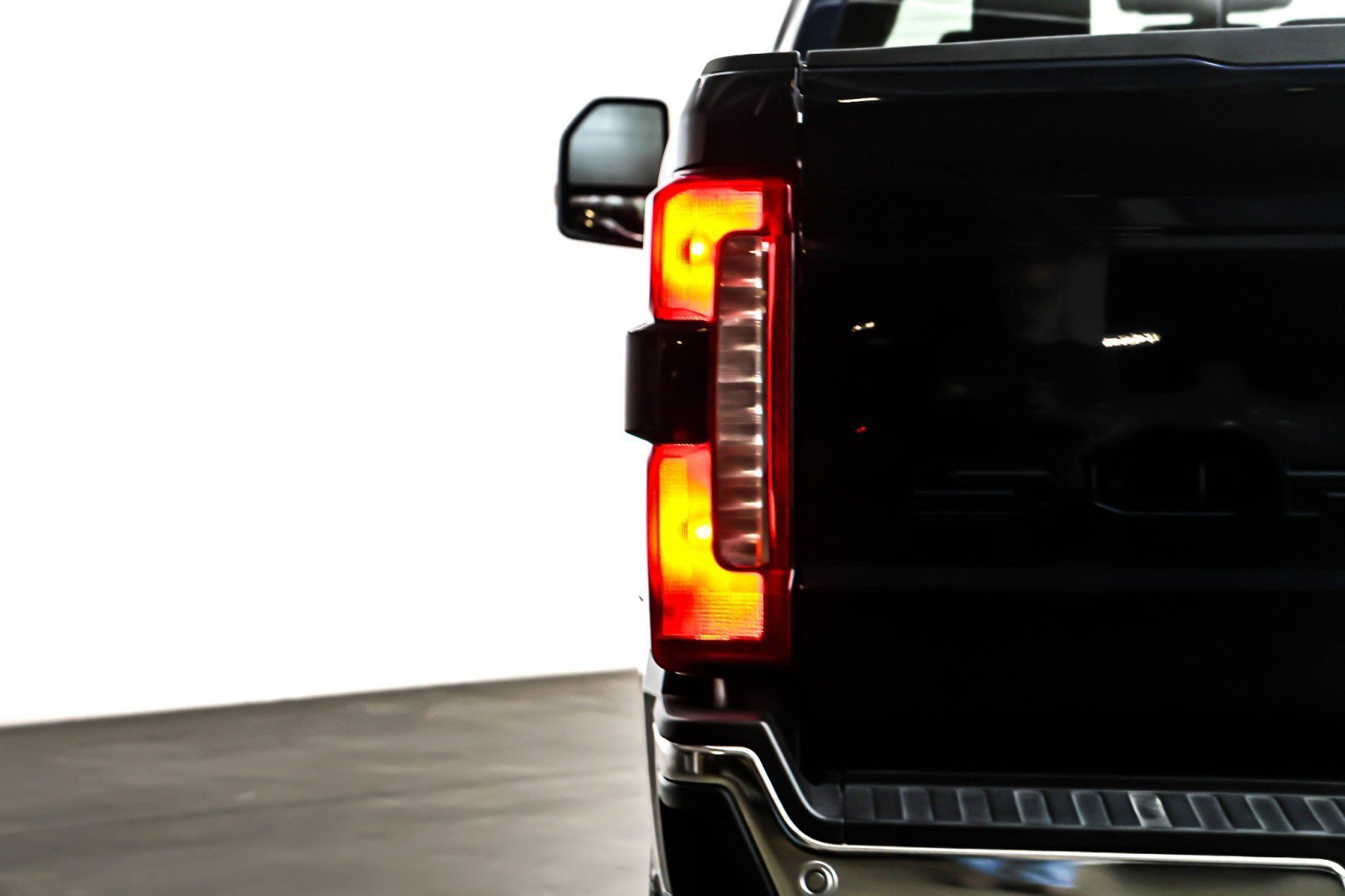 Used 2024 Ford F350 Lariat w/ Chrome Package image 15