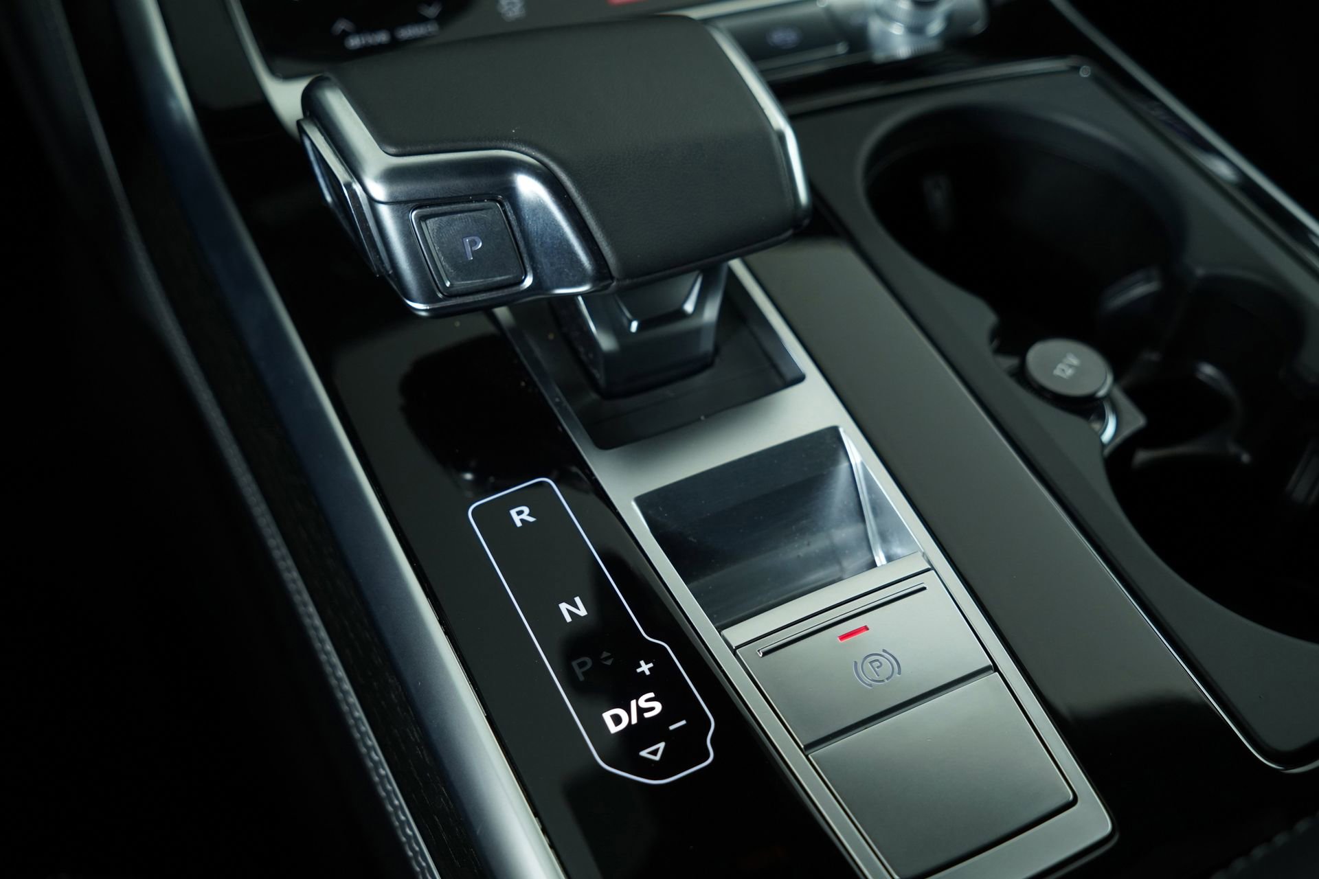 Certified 2025 Audi Q8 Premium Plus w/ Premium Plus Package AWD/4WD image 41