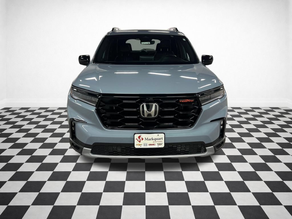 Used 2025 Honda Pilot TrailSport image 3