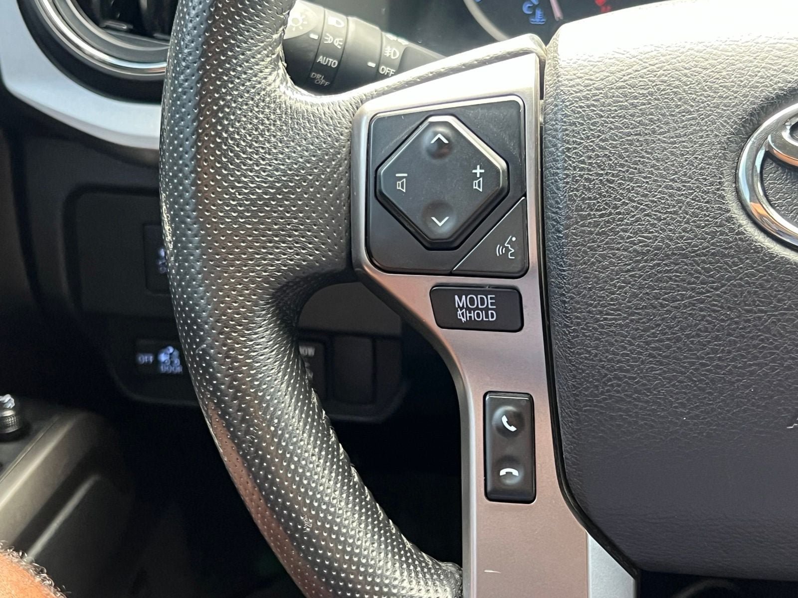 Used 2023 Toyota Tacoma Limited w/ Nightshade Package AWD/4WD image 27