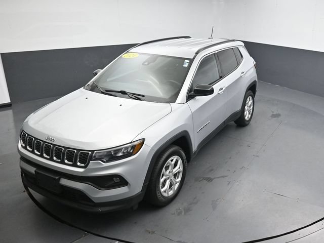 Used 2024 Jeep Compass Latitude AWD/4WD image 17