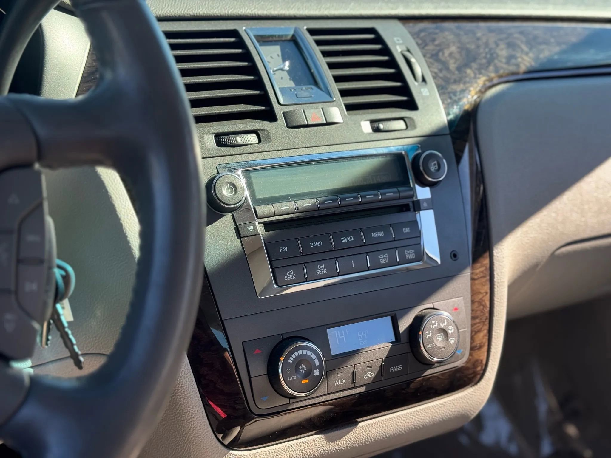 Used 2011 Cadillac DTS Luxury image 26