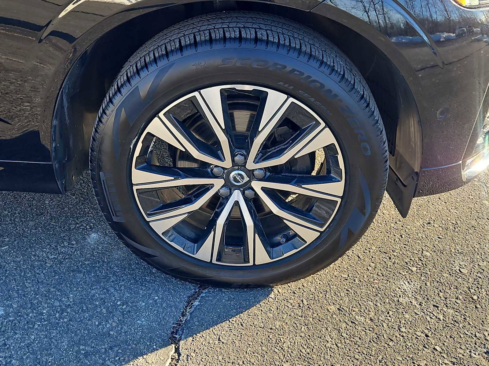 Used 2024 Volvo XC60 B5 Plus image 10