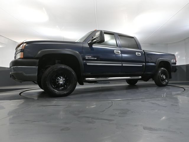 Used 2005 Chevrolet Silverado 2500 LS w/ Heavy-Duty Power Package AWD/4WD image 45