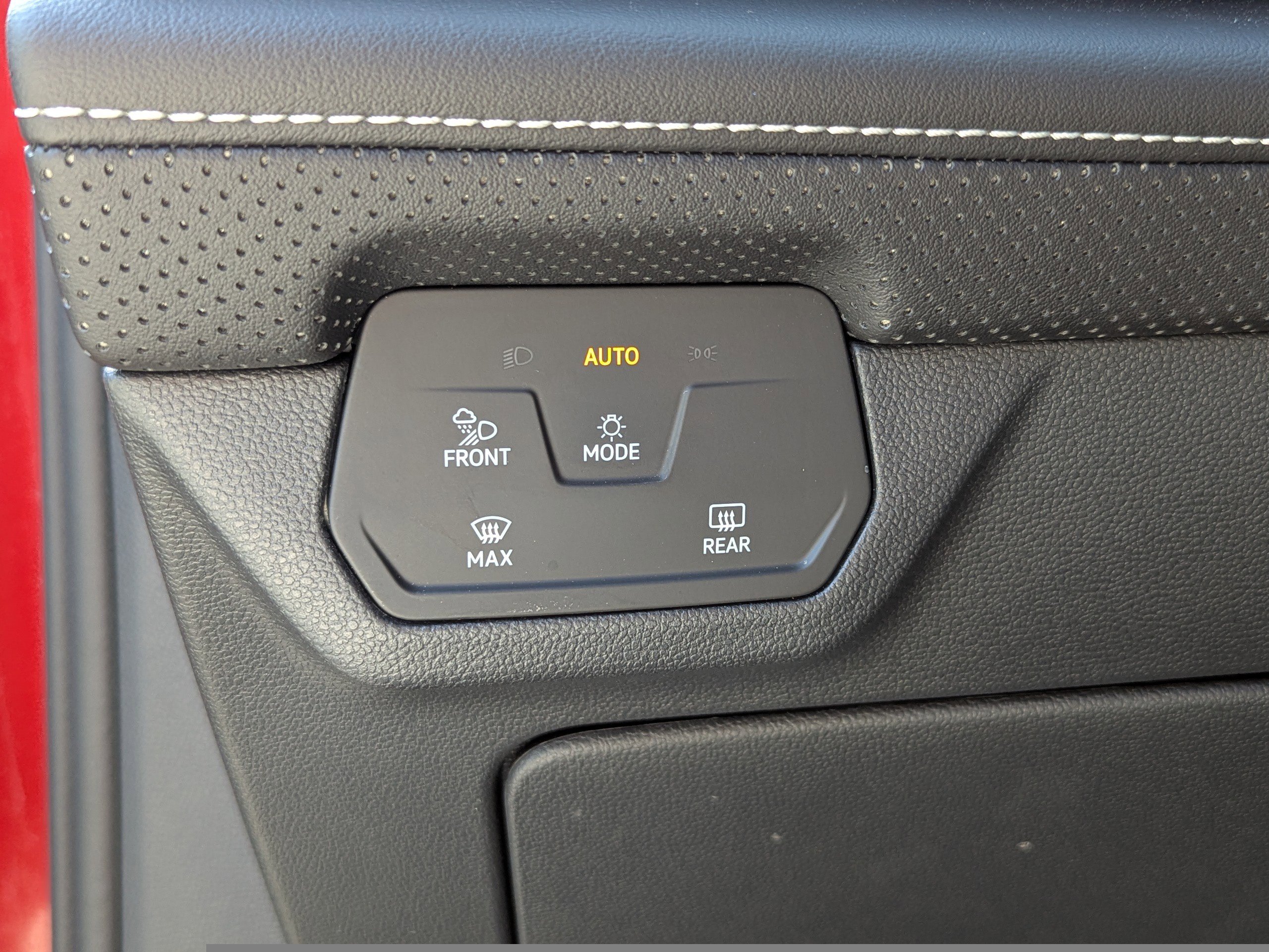 Used 2024 Volkswagen Atlas Cross Sport SE w/ Panoramic Sunroof Package image 20