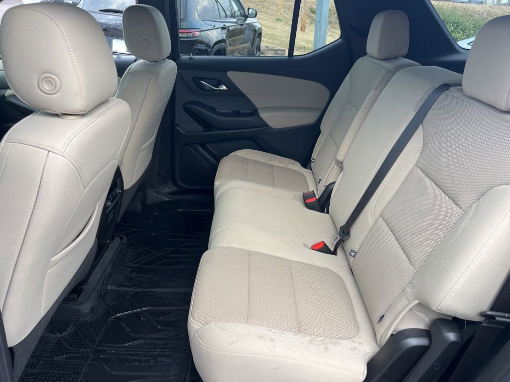 Used 2022 Chevrolet Traverse LS image 25
