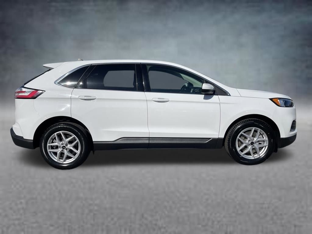 Used 2024 Ford Edge SEL image 4