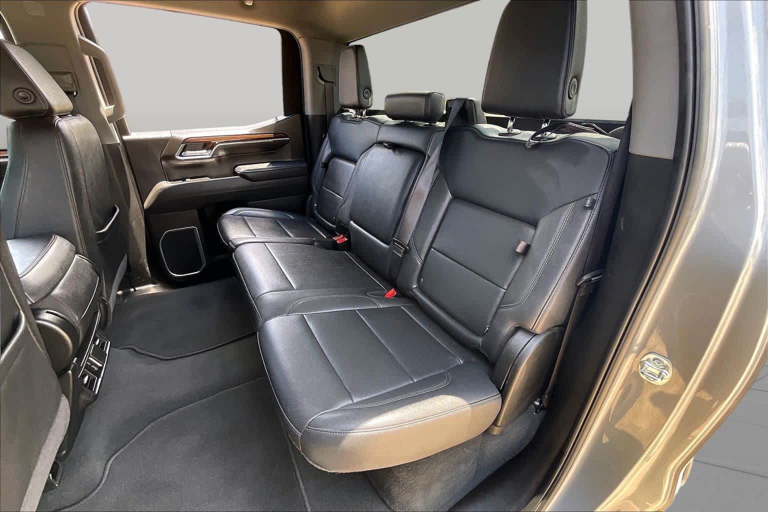Used 2025 GMC Sierra 1500 SLT RWD image 19