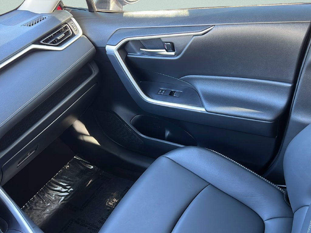 Used 2025 Toyota RAV4 XLE Premium FWD image 13