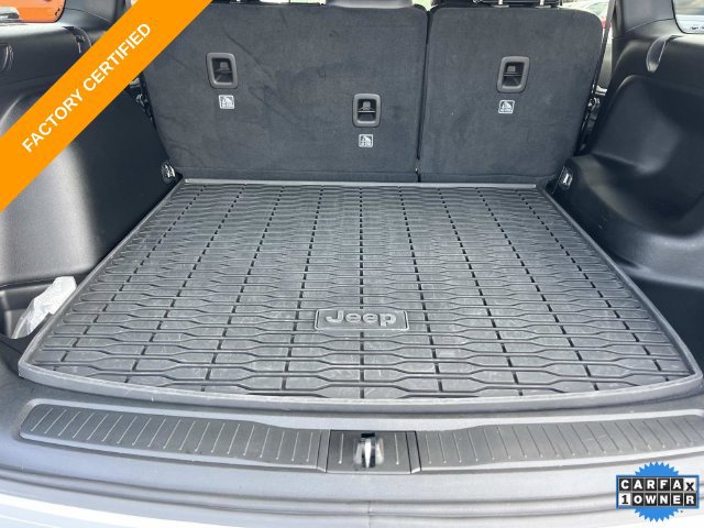 Used 2025 Jeep Grand Cherokee Limited w/ Luxury Tech Group II AWD/4WD image 12