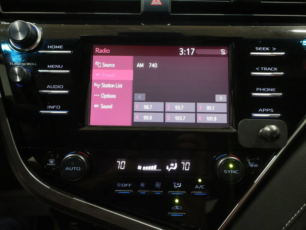 Used 2018 Toyota Camry XSE FWD image 27