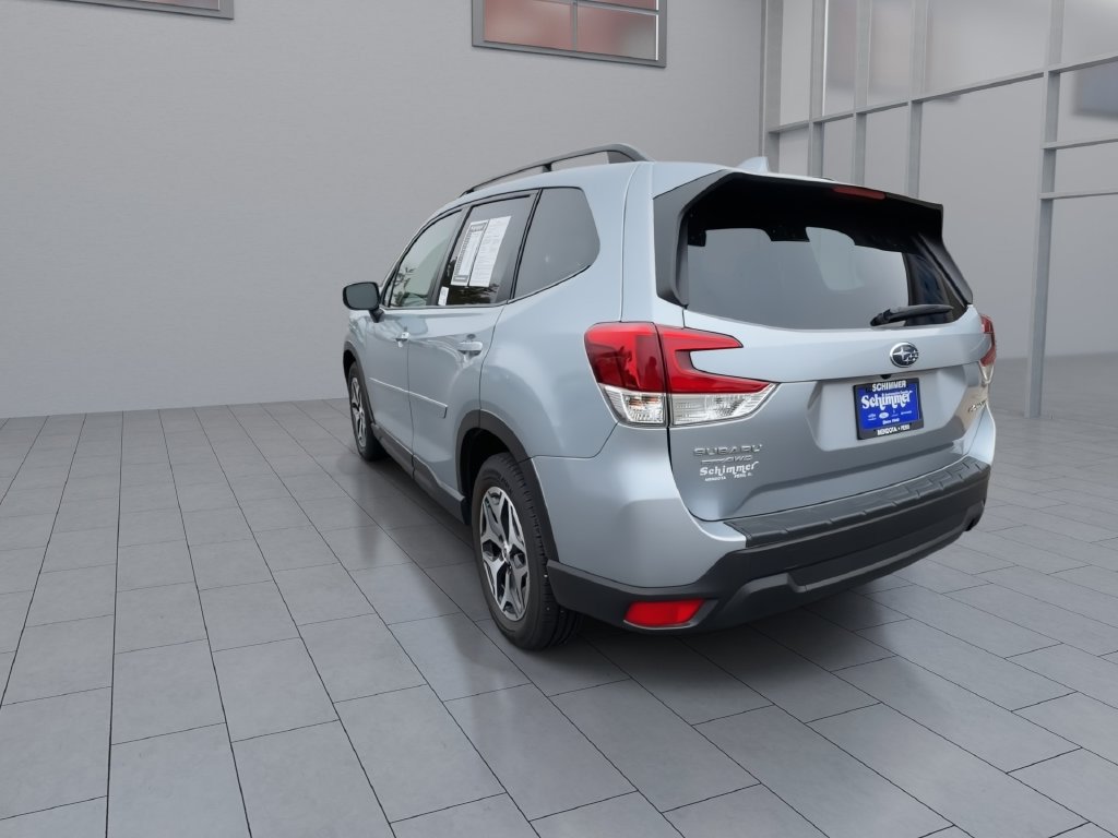 Used 2021 Subaru Forester Premium AWD/4WD image 6
