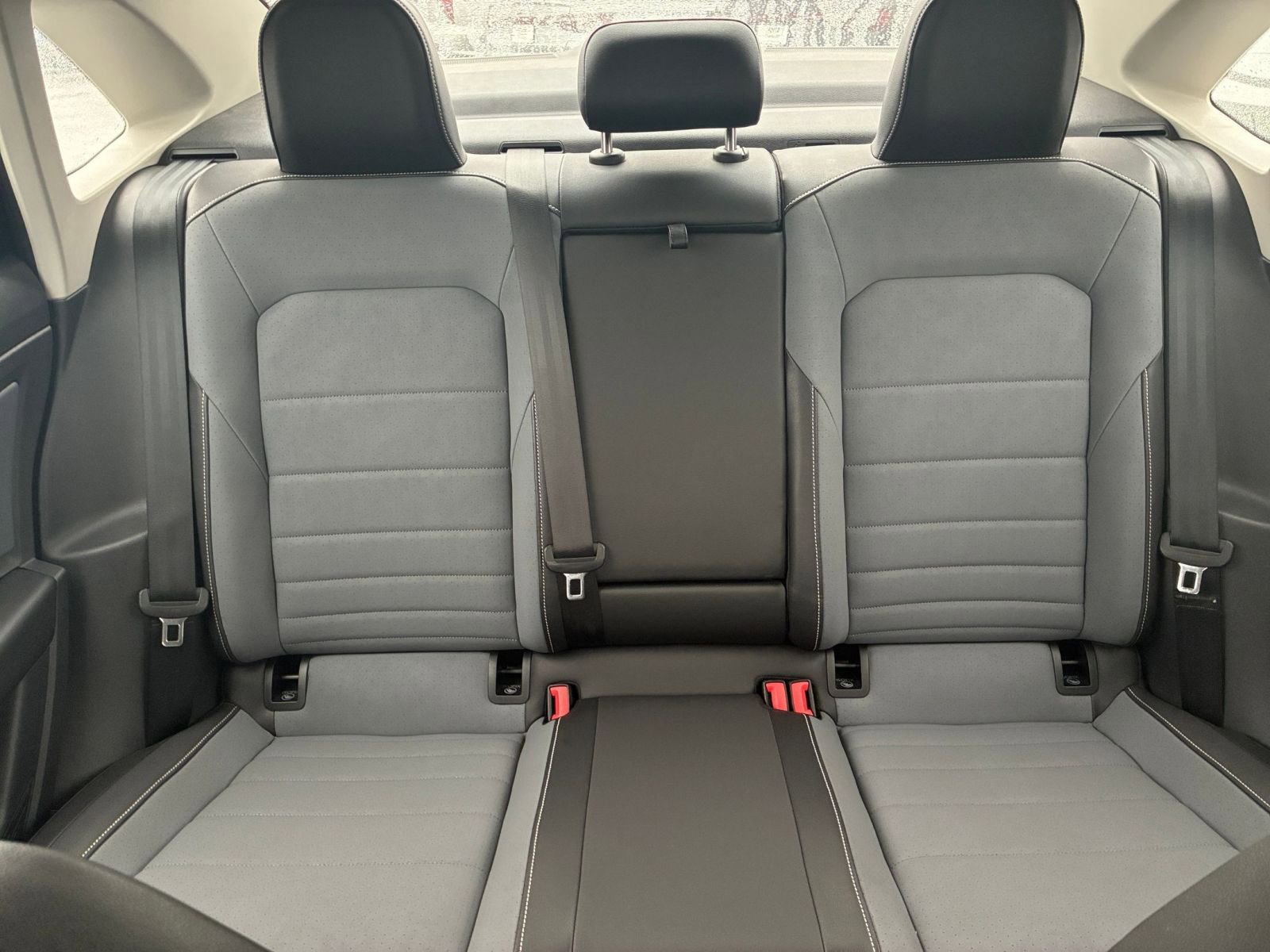 Used 2025 Volkswagen Jetta SE image 37